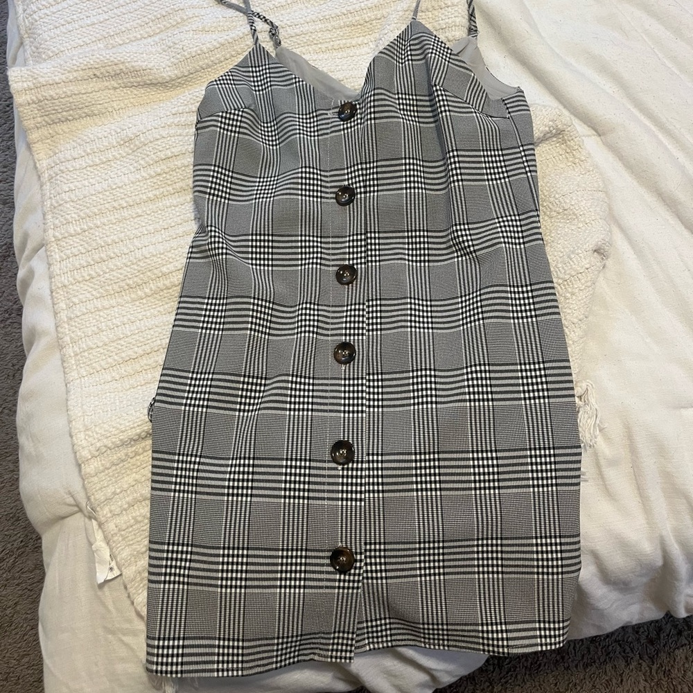 Checkered dress with buttons